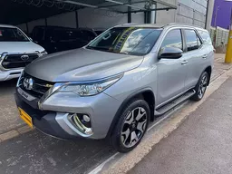 Toyota Hilux SW4