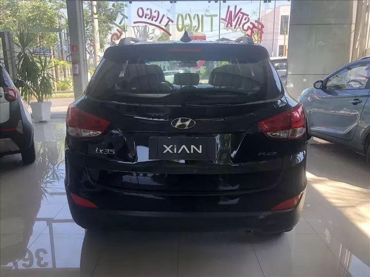 Hyundai IX35 Preto 4