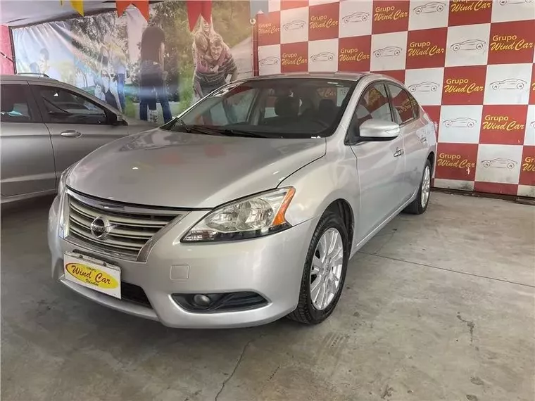 Nissan Sentra Prata 5