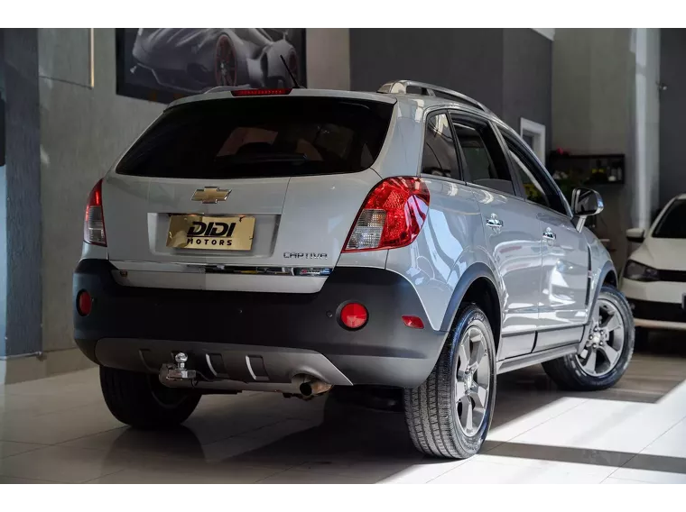 Chevrolet Captiva Prata 6