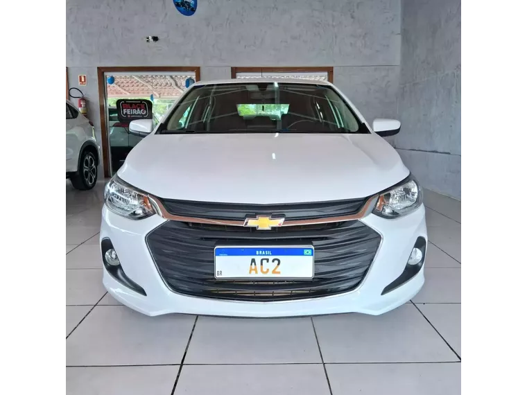 Chevrolet Onix Branco 8