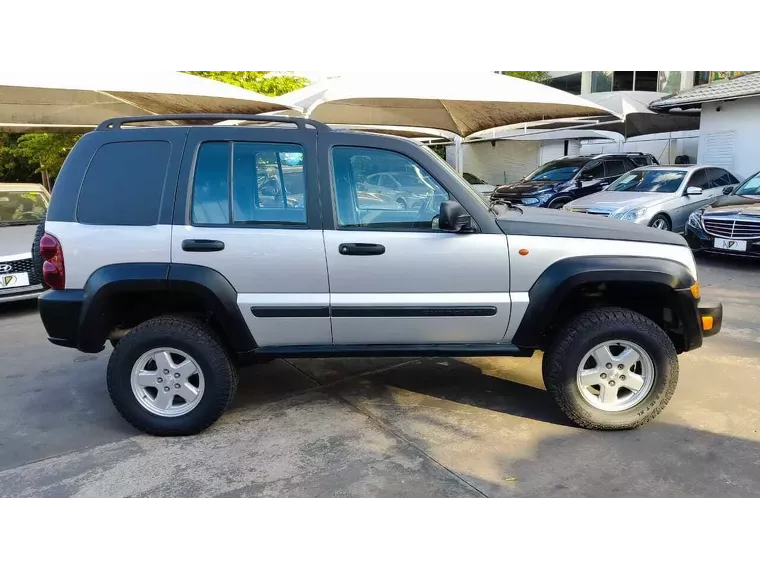 Jeep Cherokee Prata 22