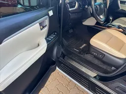 Toyota Hilux SW4