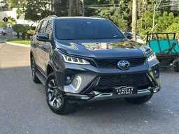 Toyota Hilux SW4