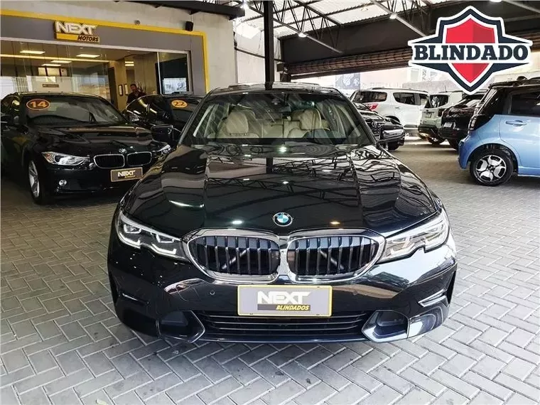 BMW 320i Preto 8