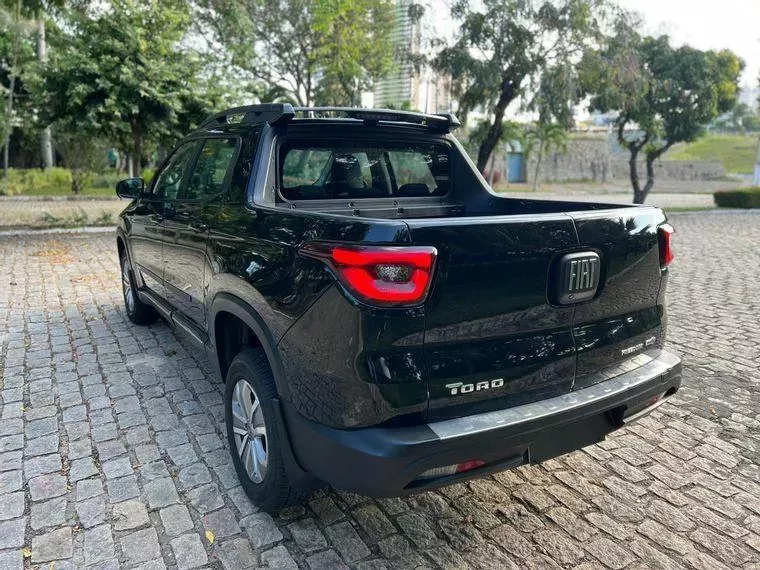 Fiat Toro Preto 12