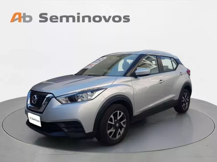 Nissan Kicks Prata 14