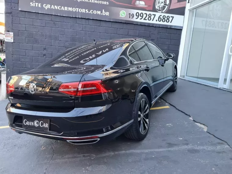 Volkswagen Passat Preto 4