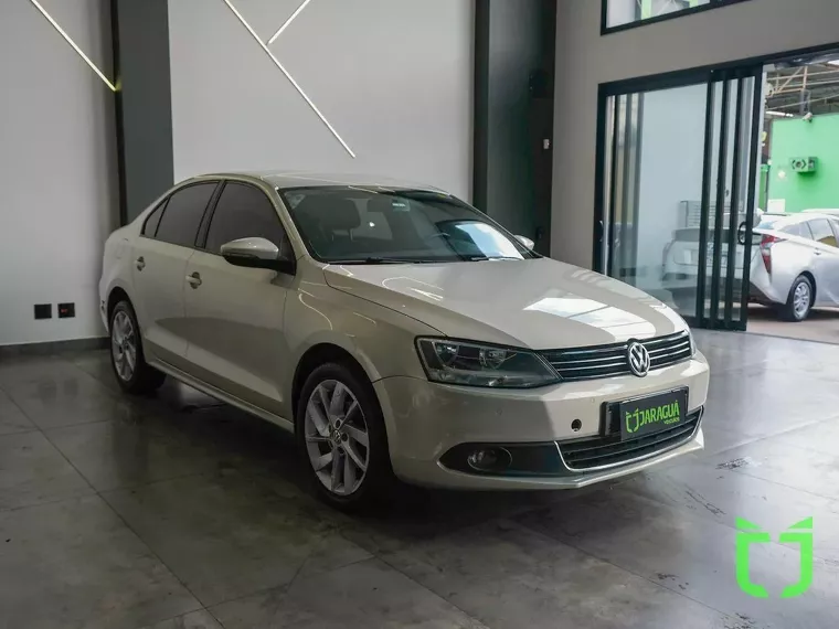 Volkswagen Jetta Prata 12