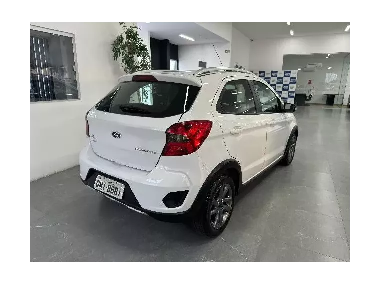 Ford KA Branco 4