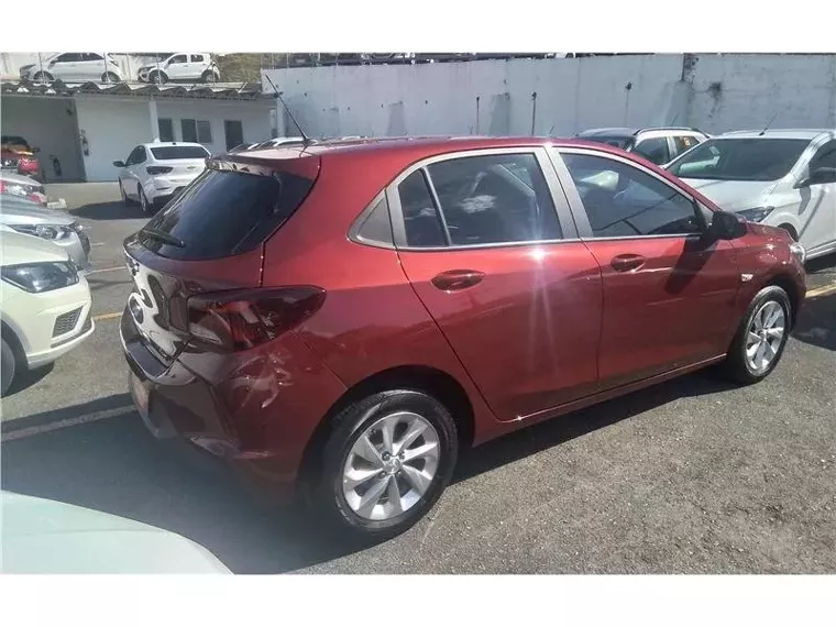 Chevrolet Onix Vermelho 6