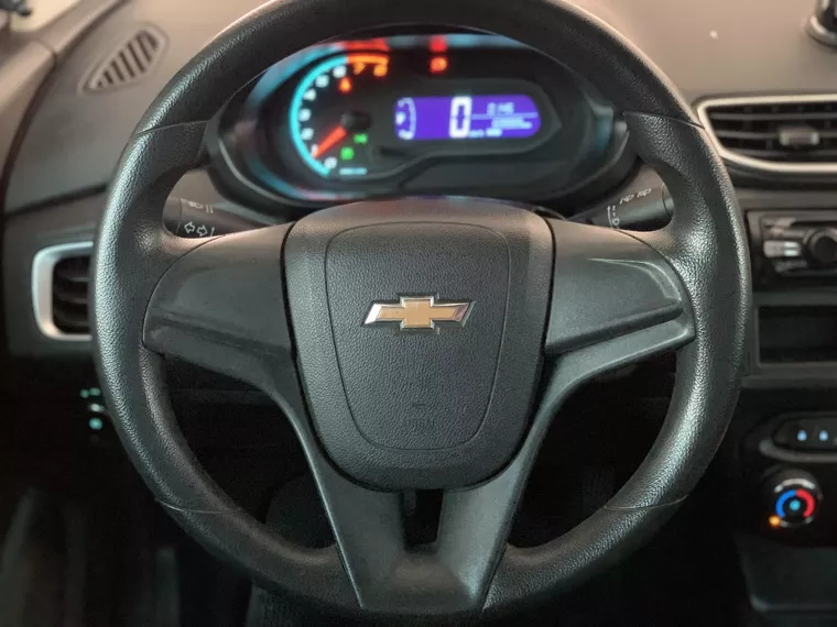 Chevrolet Onix Prata 12