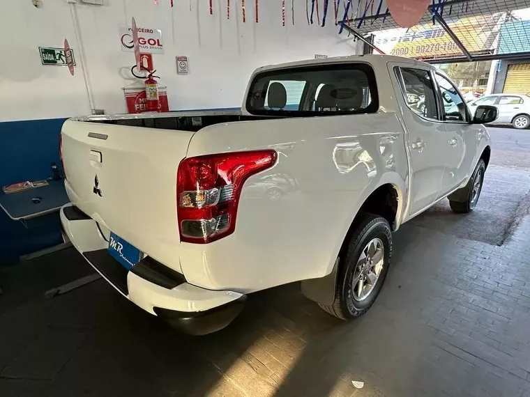 Mitsubishi L200 Triton Branco 2