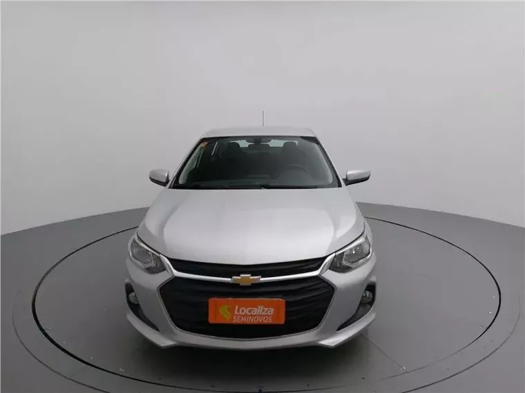 Chevrolet Onix Prata 3