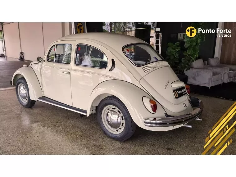 Volkswagen Fusca Branco 1