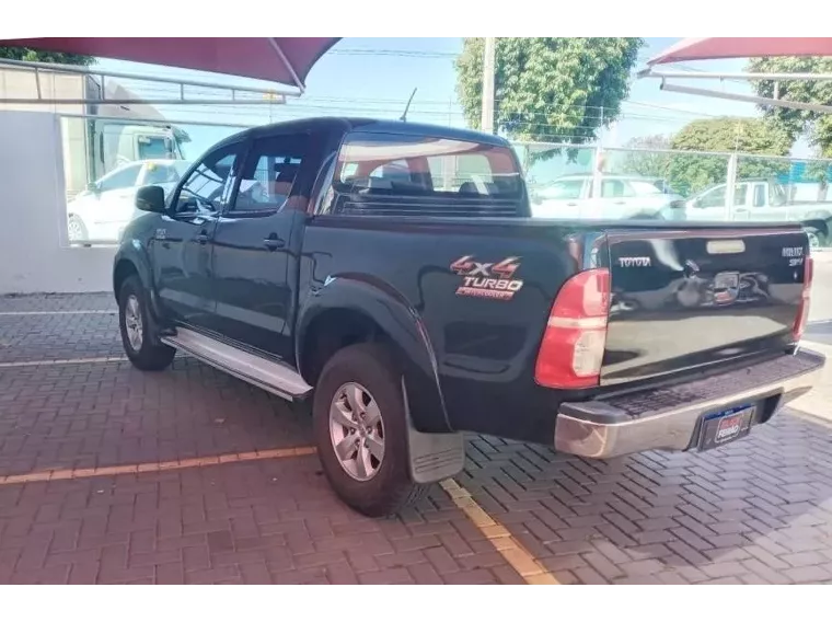 Toyota Hilux Preto 7