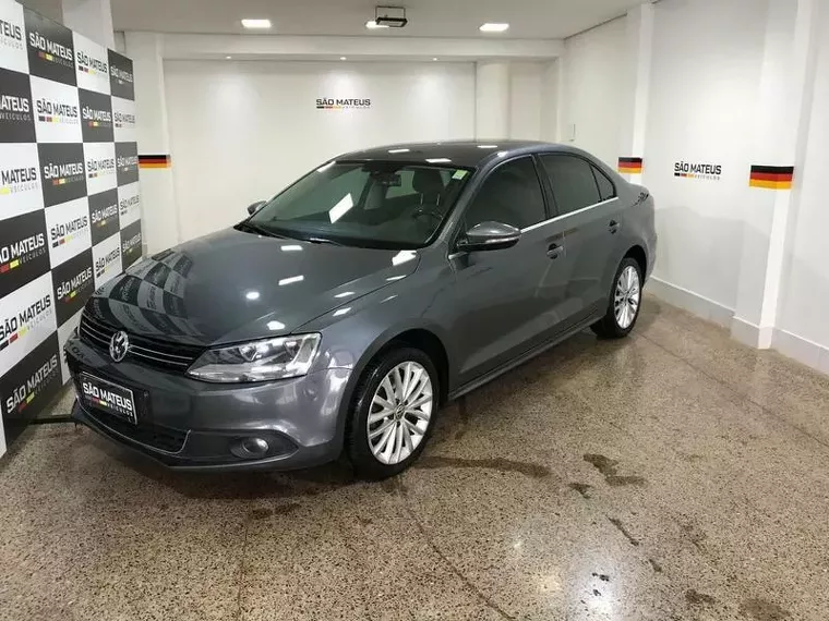 Volkswagen Jetta Cinza 10