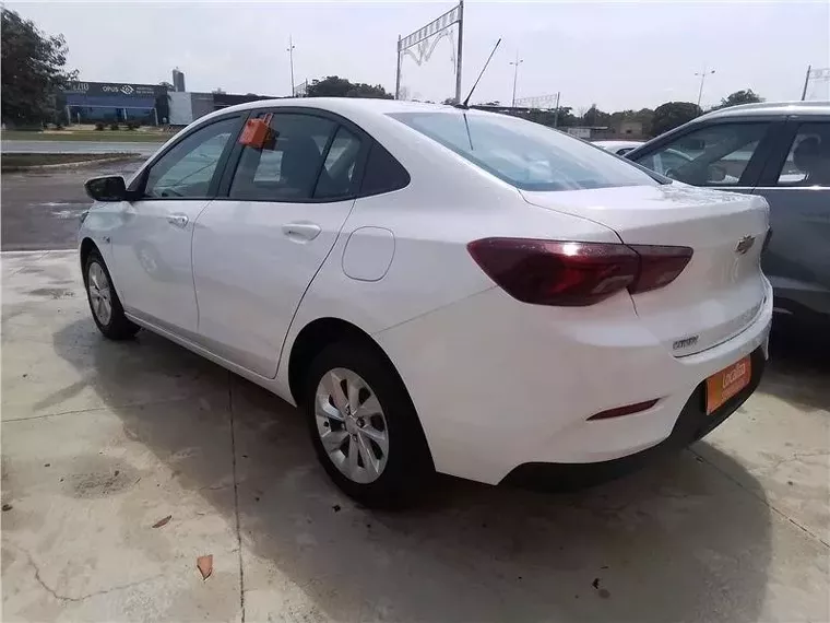 Chevrolet Onix Branco 8