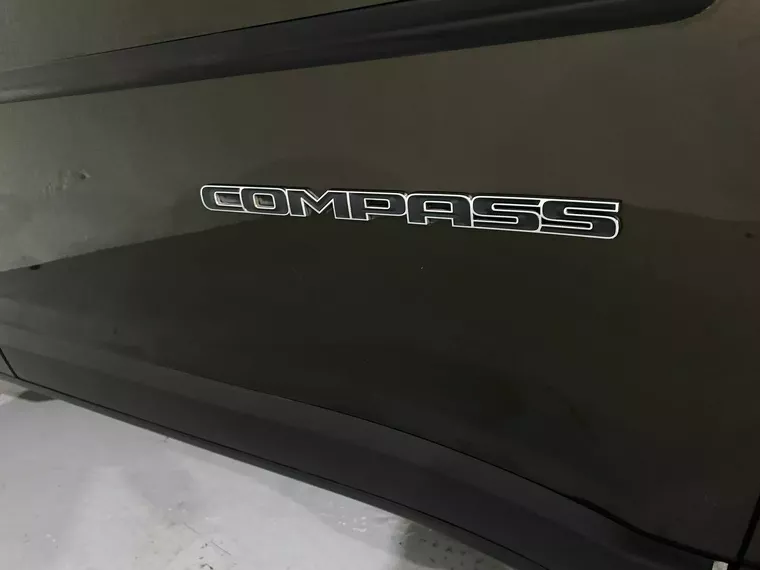 Jeep Compass Marrom 9