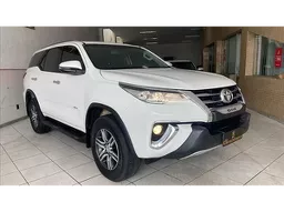 Toyota Hilux SW4