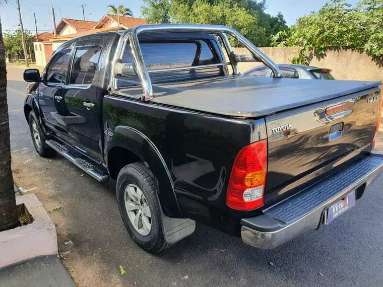 Toyota Hilux Preto 15