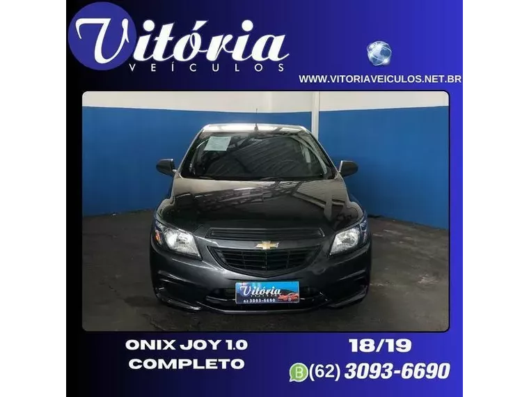 Chevrolet Onix Cinza 9