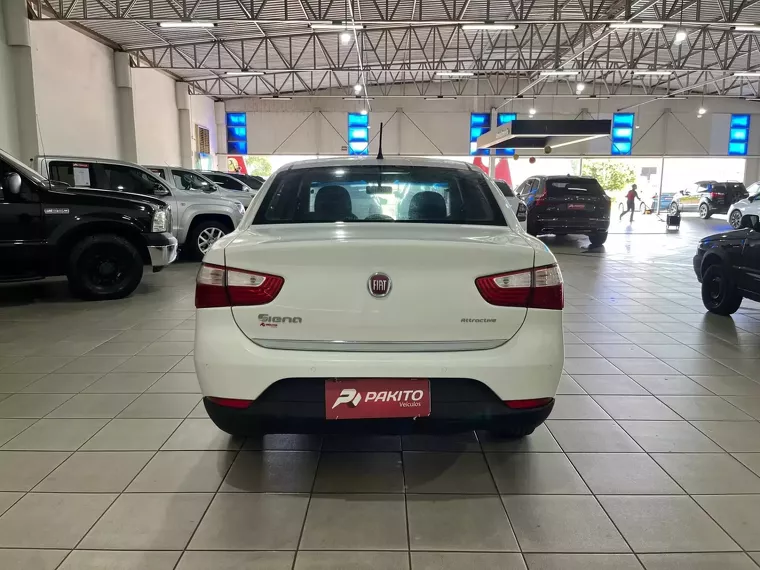 Fiat Grand Siena Branco 2