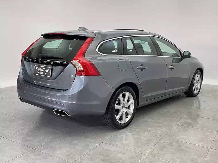 Volvo V60 Cinza 14