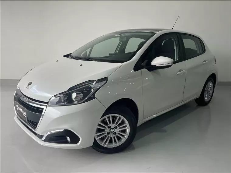 Peugeot 208 Branco 9