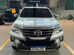 Toyota Hilux SW4