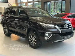 Toyota Hilux SW4