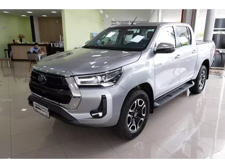 Toyota Hilux Prata 6