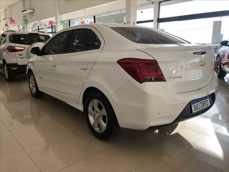 Chevrolet Prisma Branco 5