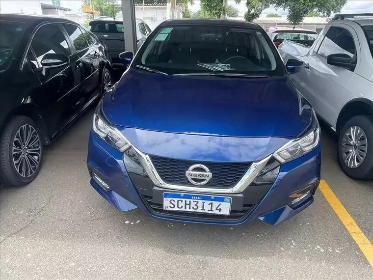 Nissan Versa Azul 7