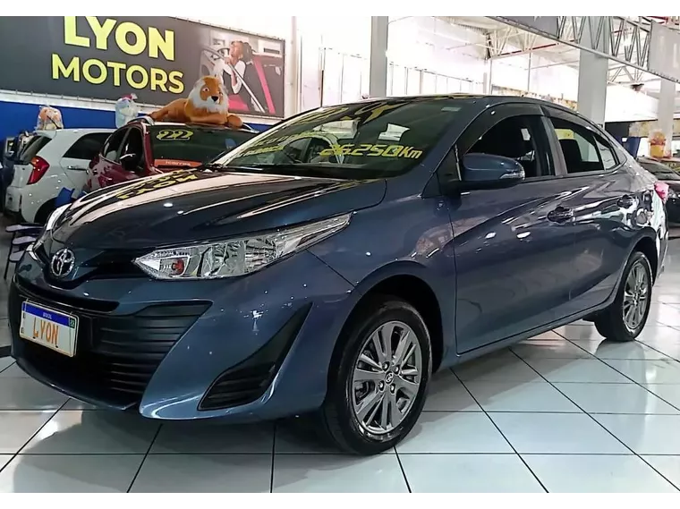 Toyota Yaris Azul 2