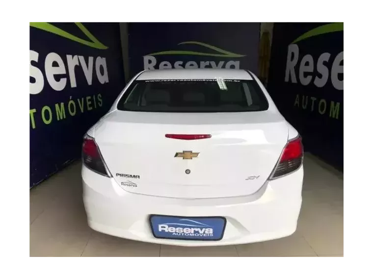 Chevrolet Prisma Branco 5