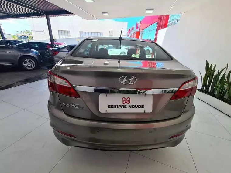 Hyundai HB20S Dourado 19