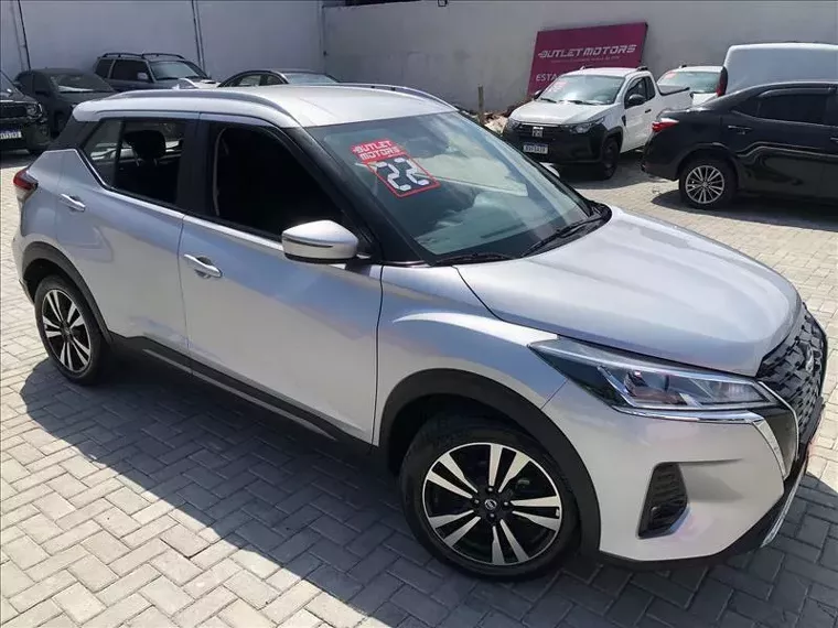 Nissan Kicks Prata 3