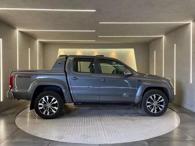 Volkswagen Amarok Cinza 3