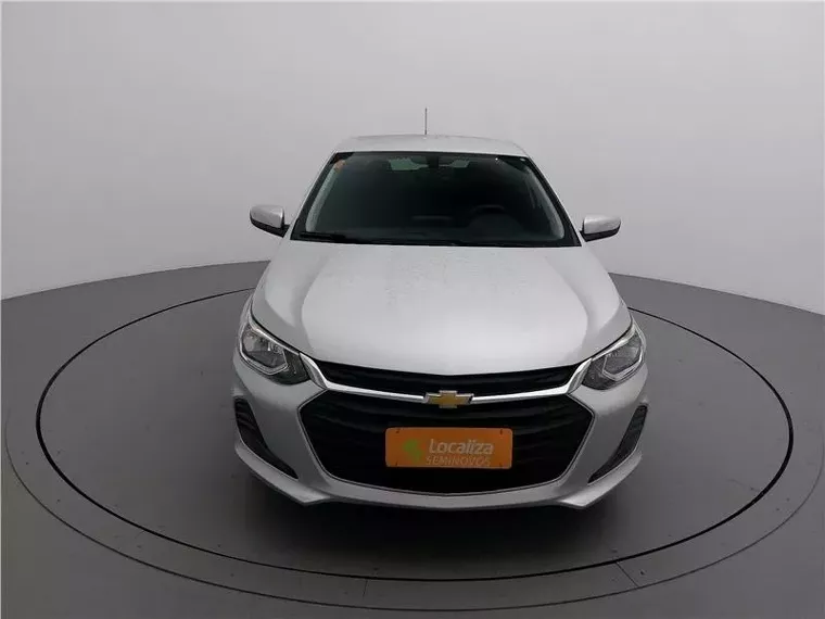 Chevrolet Onix Prata 3