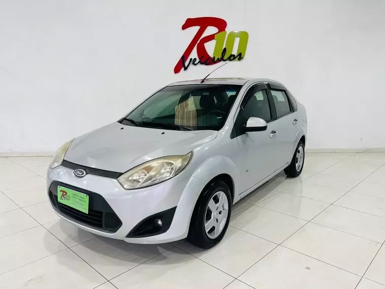 Ford Fiesta Prata 1