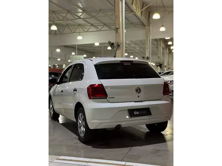 Volkswagen Gol Branco 8