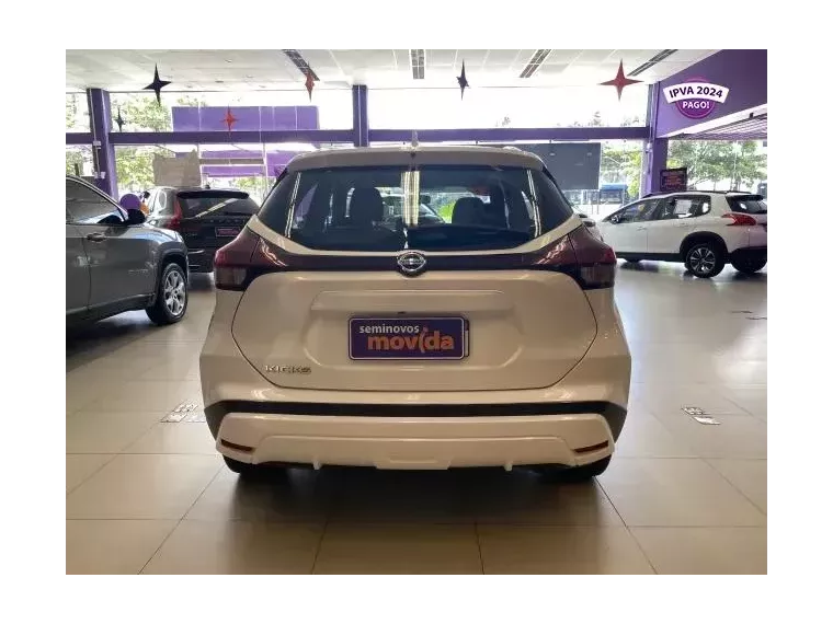 Nissan Kicks Branco 2