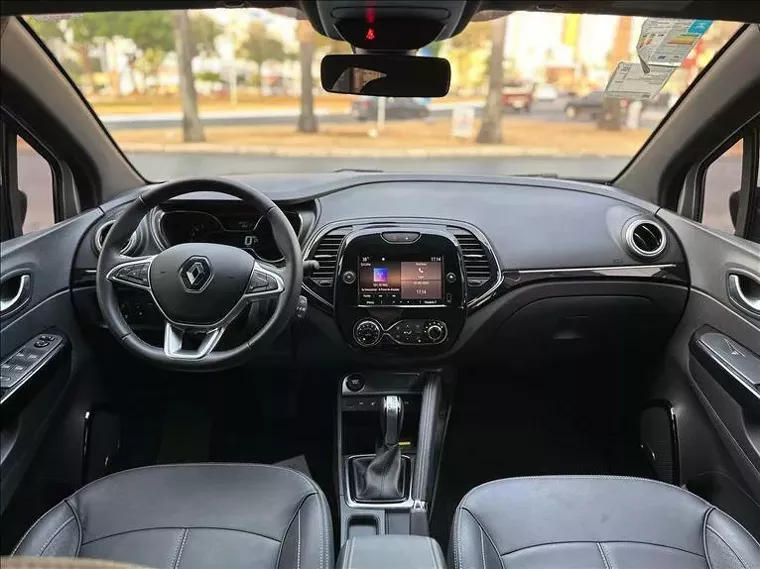 Renault Captur Prata 6