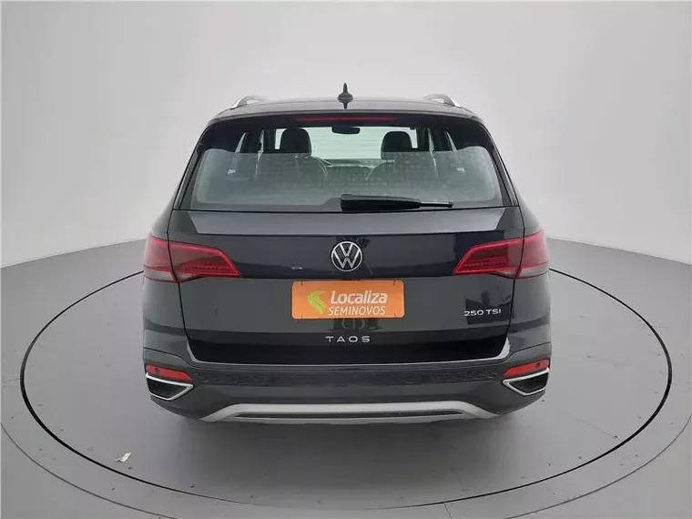 Volkswagen Taos Preto 13