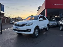 Toyota Hilux SW4