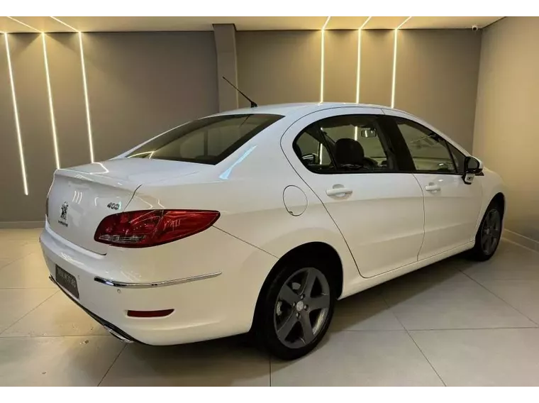 Peugeot 408 Branco 3