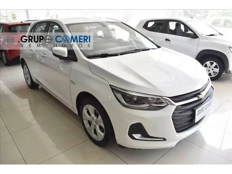 Chevrolet Onix Branco 2