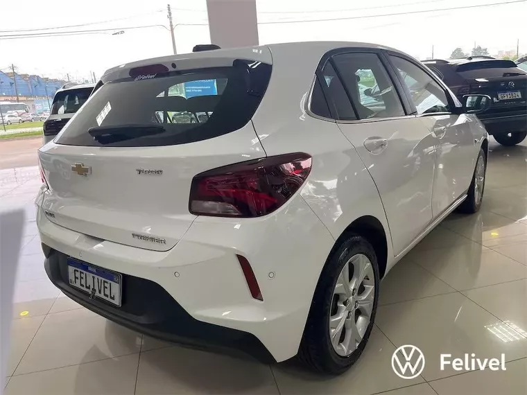 Chevrolet Onix Branco 2