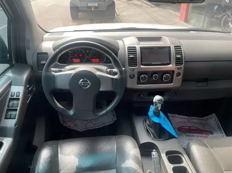 Nissan Frontier Branco 9